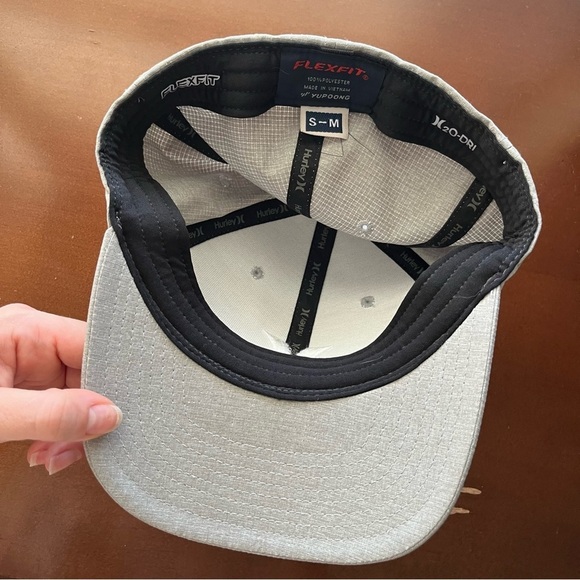 Hurley Men’s Phantom Resist Lightweight Stretch Back Grey Hat Size S/M - Picture 10 of 15